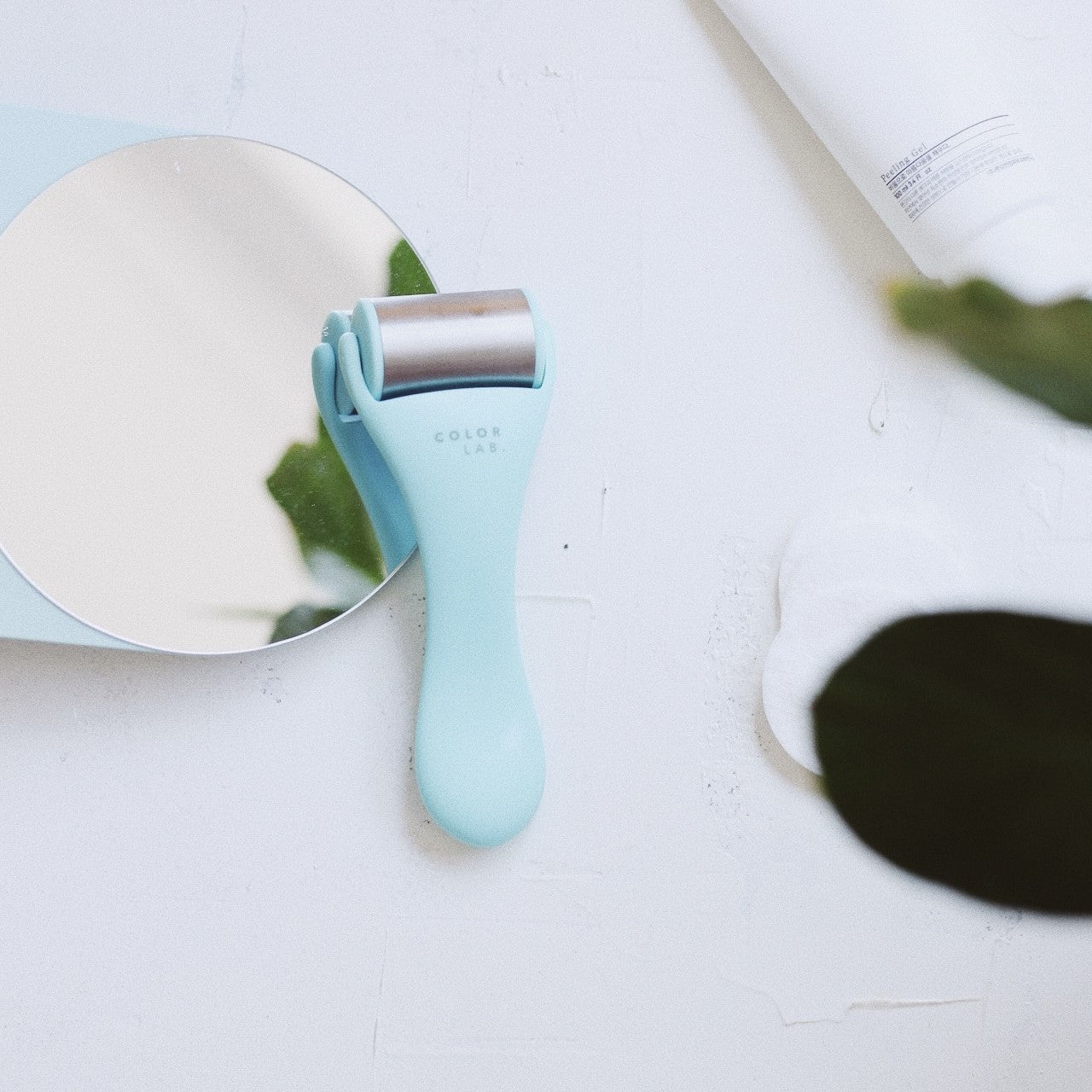 Rodillo turquesa masajeador facial frio para skin care